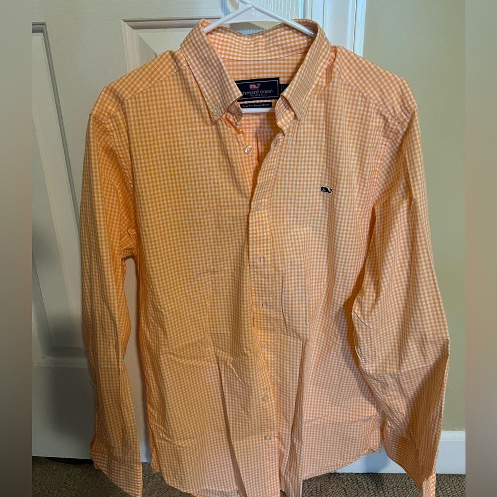 Vineyard Vines medium slim fit button up shirt